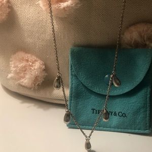 Tiffany teardrop necklace. Silver.
